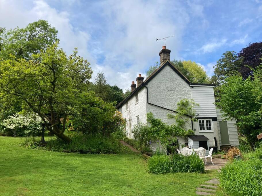 קרואובורו Ashdown Forest Character Cottage, 18Th Century מראה חיצוני תמונה