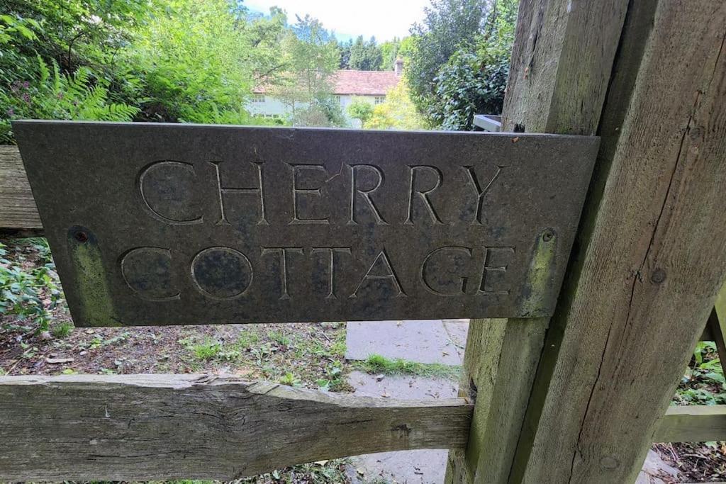 קרואובורו Ashdown Forest Character Cottage, 18Th Century מראה חיצוני תמונה