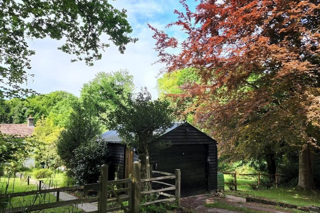 קרואובורו Ashdown Forest Character Cottage, 18Th Century מראה חיצוני תמונה